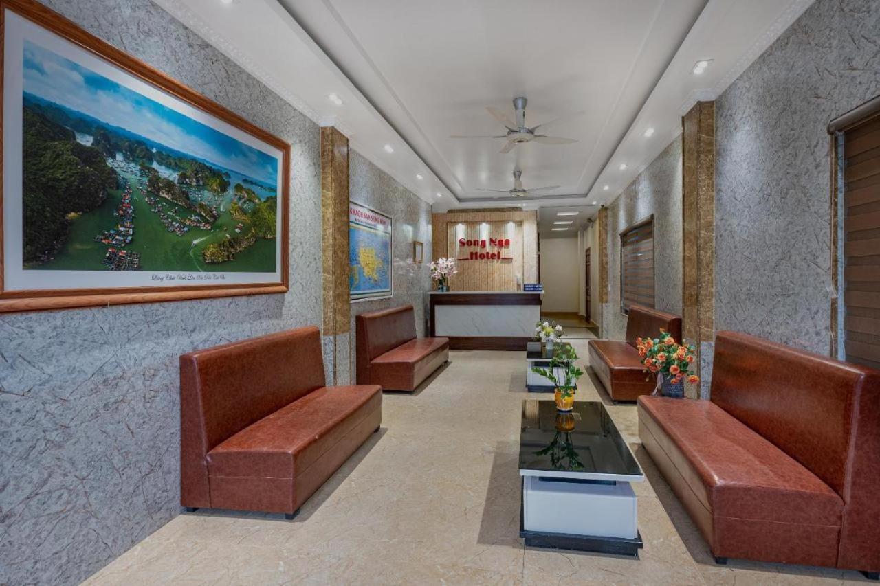 Aroma Cat Ba Sea View Hotel Chan Chau Exterior photo